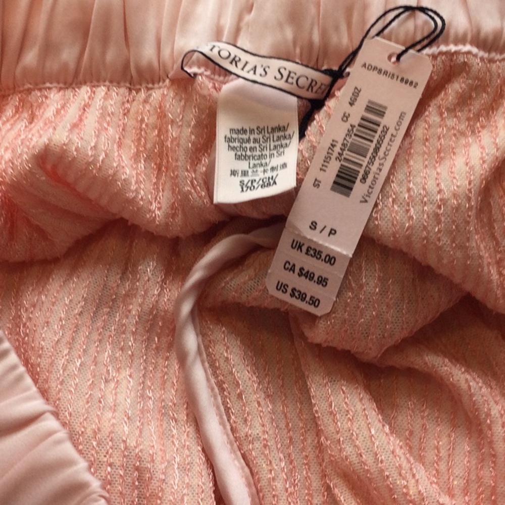 Victoria’s Secret light pink sequined shorts - Picture 2 of 3